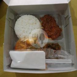 Nasi Kotak Ikan Rendang