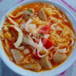 Kwetiau Kuah Tomyam Bakso