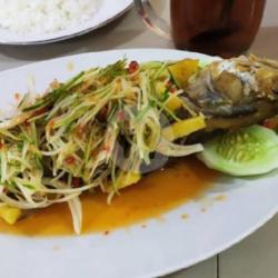 Ikan Senangin Goreng 6,5 Ons,asam Manis /atau Saos Timun Rp 20.500 X 6,5 Ons