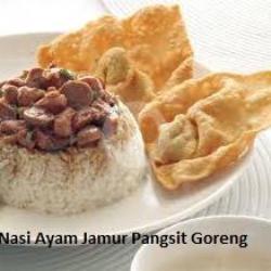 Nasi Ayam Jamur Pangsit Goreng