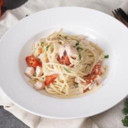 Pasta Aglio Olio Salmon