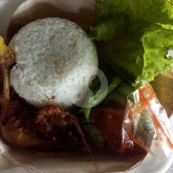 Paket Nasi   Ayam Goreng   Sayur Asem   Sambel Lalap