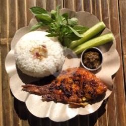 Paket Nila Bakar Rempah   Nasi Putih   Sambal Balojo   Lalapan Segar