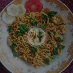 Mie Goreng Kumplit