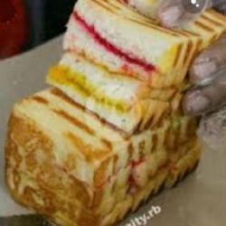 Roti Bakar Nanas   Strobery