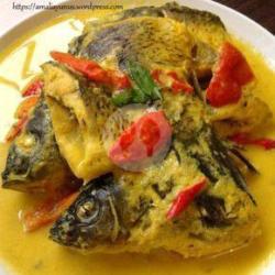 Gulai Ikan Mas Bumbu Kuning Khas Padang