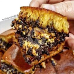 Martabak Kacang Coklat Besar