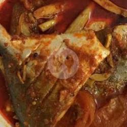 Ikan Bawal Hitam Asam Pedas