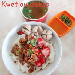 Kwetiau   Bakso Sapi