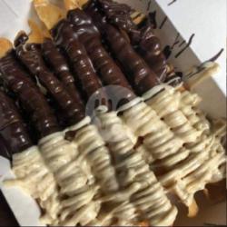 Banana Roll Toping Coklat Mix Tiramisu