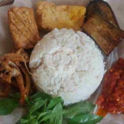 Nasi Penyetan Tahu Tempe