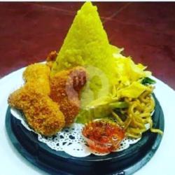 Nasi Kuning Tumpeng Mini