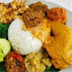 Nasi  Ayam Gulai /sayur Gurih