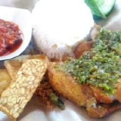 Nasi Ayam Penyet Lombok Ijo