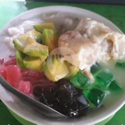 Sop Durian Campur Cincau,alpokat,degan,jeli,kacang Ijo,nangka,susu