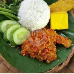 Hemat Mantap Ayam Penyet Sambel Terasi