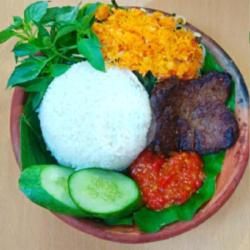 Paket Gepuk Daging Sapi, Nasi Putih, Urab Sayur, Tahu Goreng, Sambal