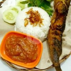 Pecel Lele Kumplit Nasi