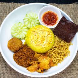 Nasi Kuning Dendeng