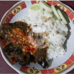 Nasi Ayam Bumbu Hitam