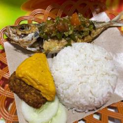 Nasi Ikan Gembung Cabe Pecak