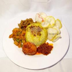 Nasi Kuning   Orek Tempe   Sambal Goreng Kentang   Telur Balado   Sambal   Kerupuk