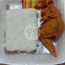 Fried Chicken Sayap   Nasi