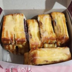 Roti Bakar Bandung Coklat-strobery