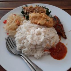 Nasi Pecel Pindang Bumbu Merah