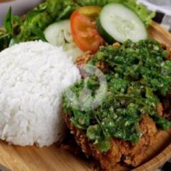 Panas Ayam Geprek Sambel Ijo