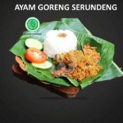 Ayam Goreng Serondeng Plus Nasi.