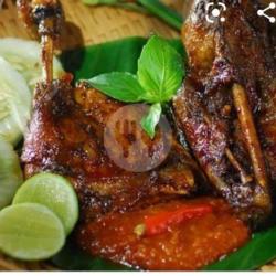 Penyetan Bebek Goreng 2 Potong