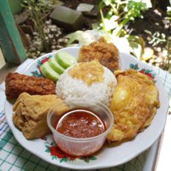 Nasi Penyet Telor Dadar/ceplok Dan Es Teh