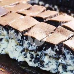 Martabak Brownies Ketan Kelapa