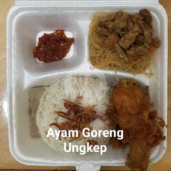 Nasi Uduk Ayam Goreng Ungkep