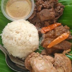 Nasi Gudeg Krecek Dada