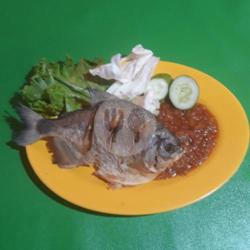 Bawal Tahu Tempe Sambel Lalapan