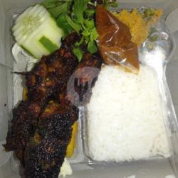 Nasi Kotak Lele Bakar