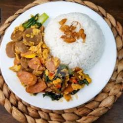 Nasi Uduk   Sosis Goreng   Bakwan Goreng   Air Mineral (cup)