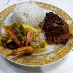 Nasi Campur Cakalang Sous Acar