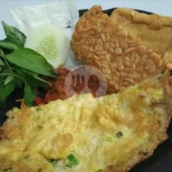 Nasi Telor Tempe. Tahu Goreng