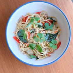 Spicy Spaghetti Chicken Aglio Olio