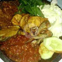 Nasi Tahu   Ikan Asin   Fre Es Teh