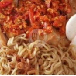 Mie Goreng Ayam Geprek