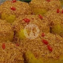 Ketan Kuning Serundeng