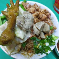 Bihun Ayam Ceker Bakso