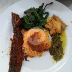 Nasi Ikan Lele