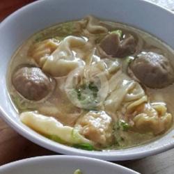 Bakso Daging / Bakso Goreng Ikan(pilih)   Pangsit Kuah