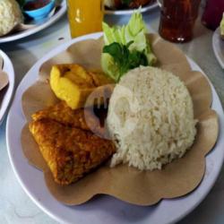 Lalapan Tahu Tempe Sambal Tomat