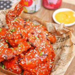 Yangnyeom Tongdak / Korean Spicy Chicken Wings Cheese Sauce